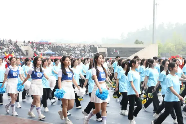 Chongqing Normal University er vertskap for de 57. vårens friidrettsspill